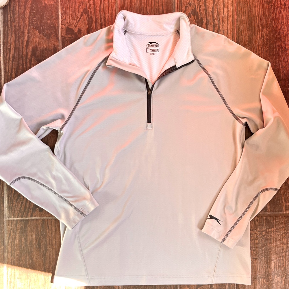 Men’s Slazenger golf pull over. Size Medium